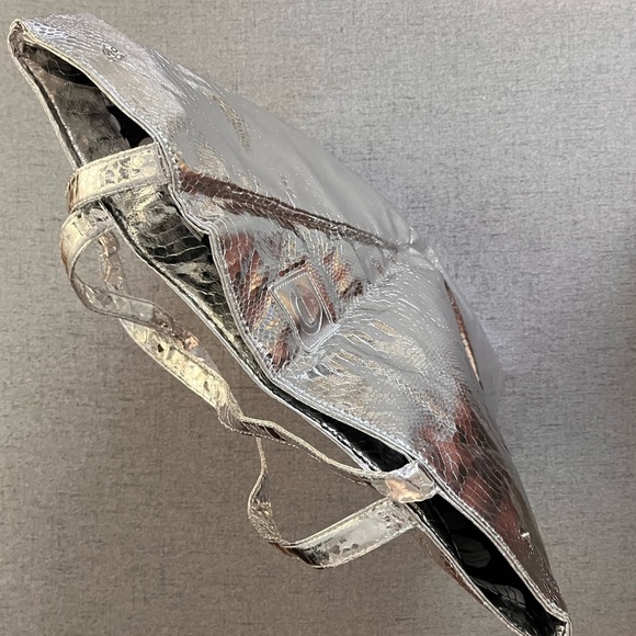 Elizabeth Grant Shiny Metallic Silver Tote Bag textured lined lightweight summer - Picture 10 of 16